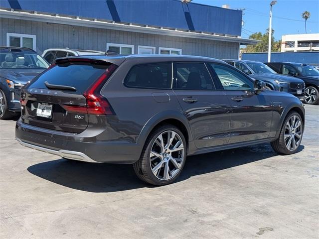 new 2024 Volvo V90 Cross Country car, priced at $59,343