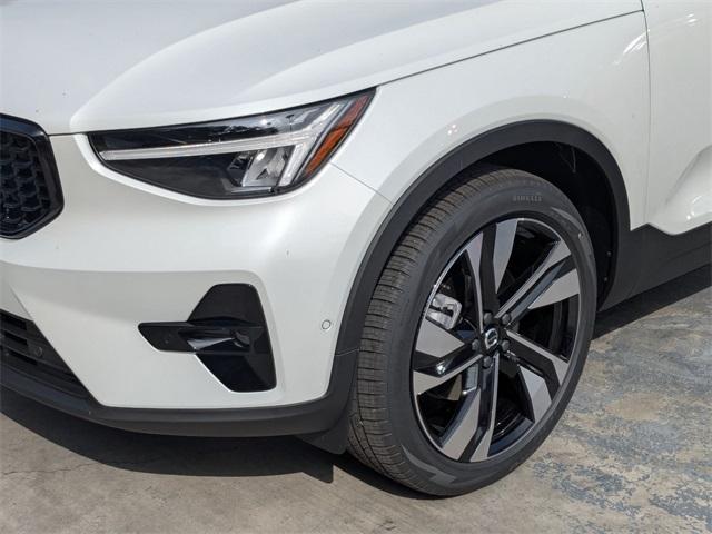 new 2025 Volvo XC40 car, priced at $48,690