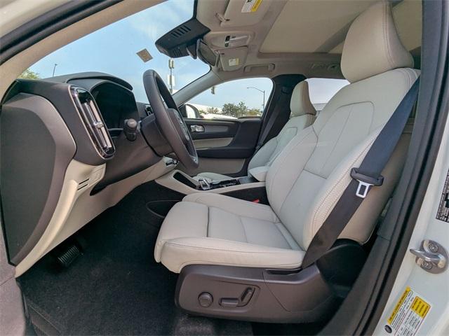new 2025 Volvo XC40 car, priced at $48,690