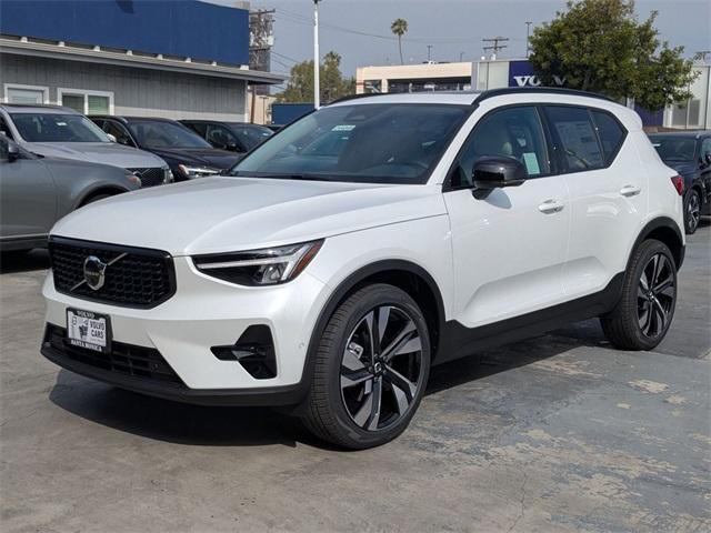 new 2025 Volvo XC40 car, priced at $48,690