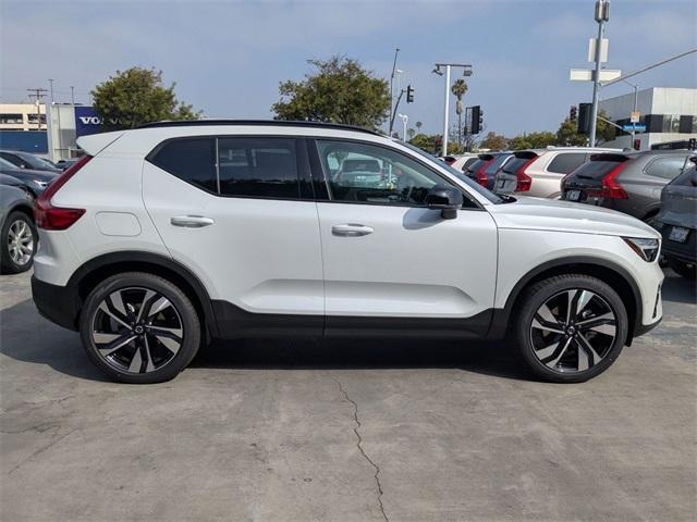 new 2025 Volvo XC40 car, priced at $48,690