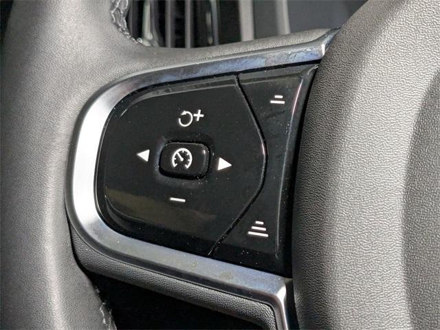 new 2025 Volvo XC60 car, priced at $56,550