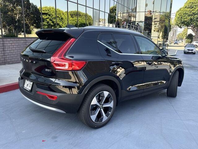 new 2025 Volvo XC40 car, priced at $46,015