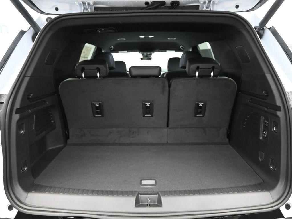 new 2026 Chevrolet Traverse car, priced at $60,415