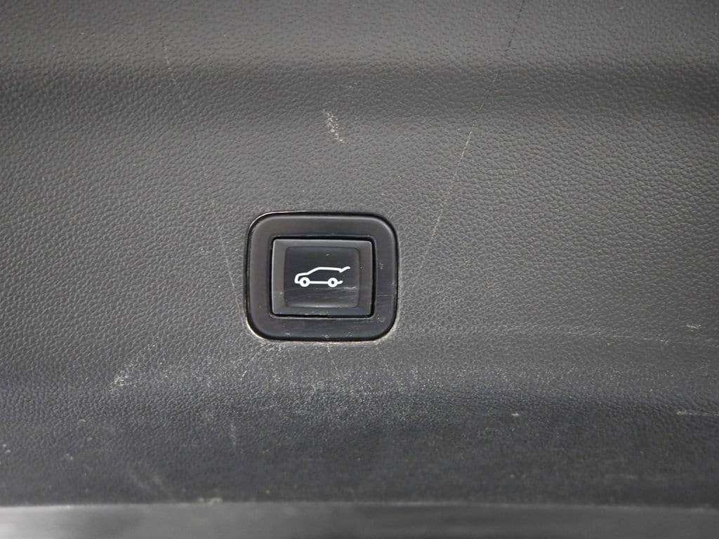used 2023 GMC Yukon XL car, priced at $54,688