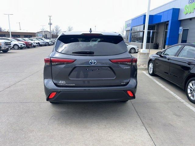 used 2020 Toyota Highlander Hybrid car, priced at $28,995
