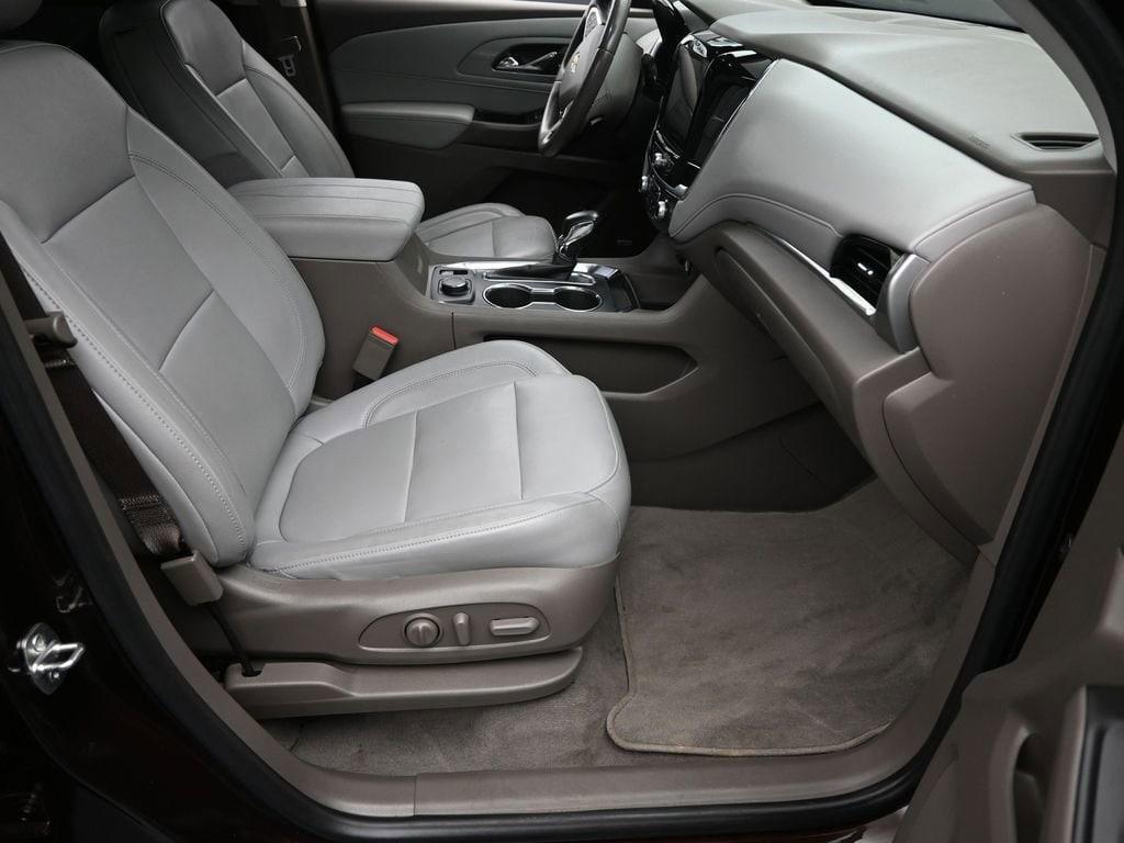 used 2021 Chevrolet Traverse car, priced at $24,998