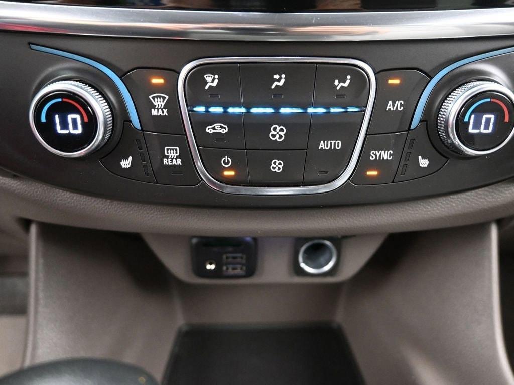 used 2021 Chevrolet Traverse car, priced at $24,998