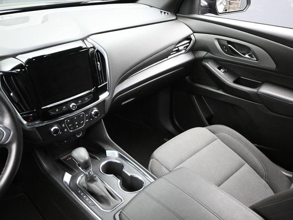 used 2023 Chevrolet Traverse car, priced at $31,898
