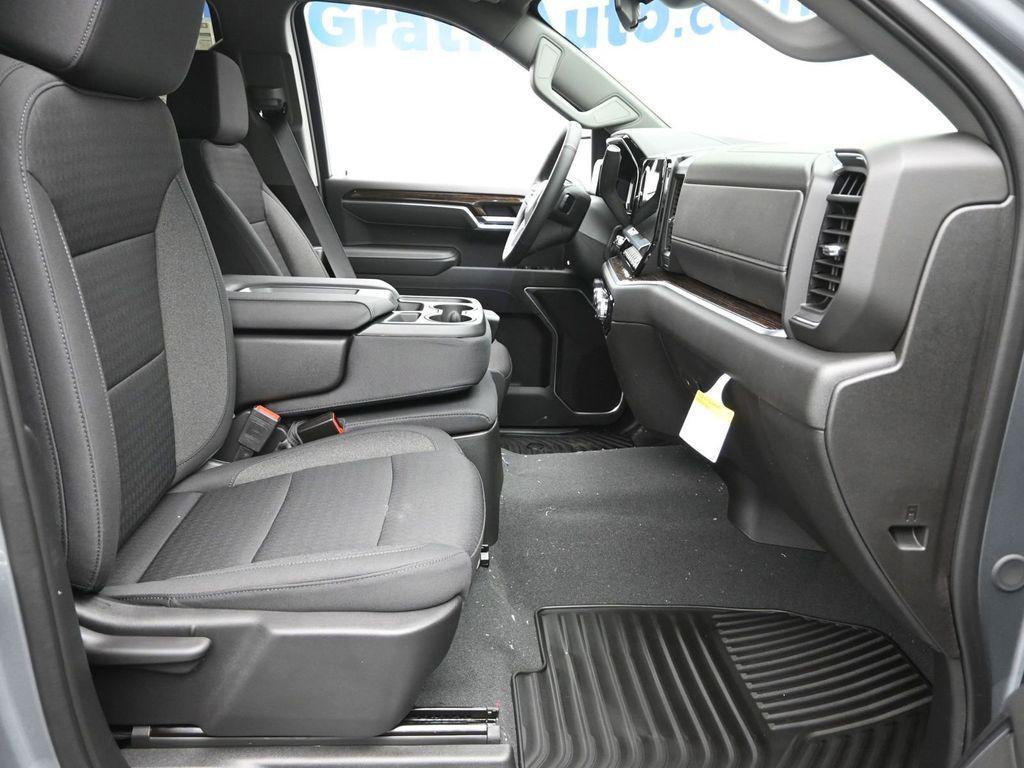 new 2025 GMC Sierra 1500 car, priced at $50,790