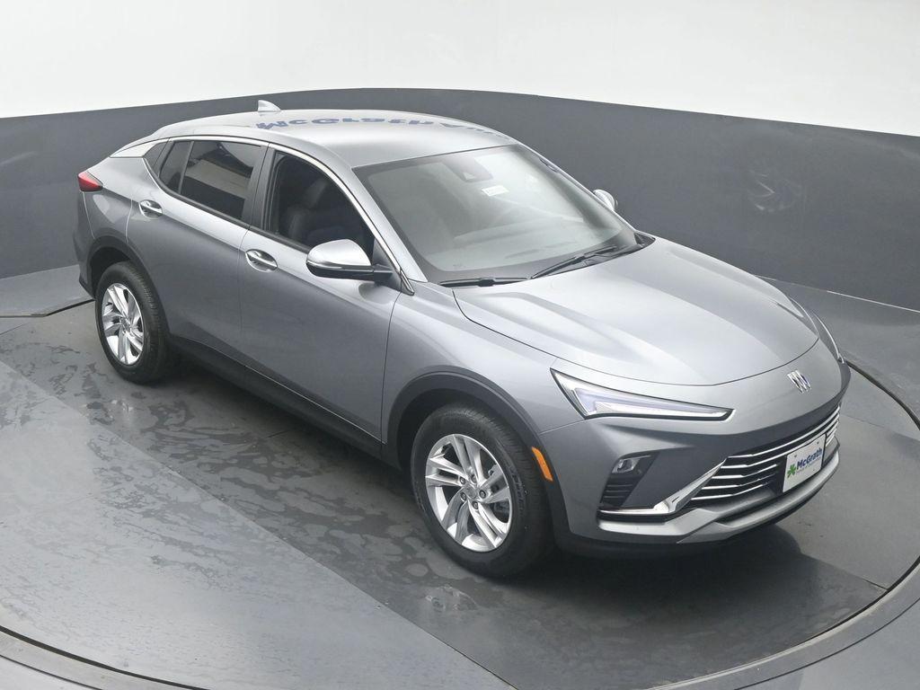new 2025 Buick Envista car, priced at $27,280