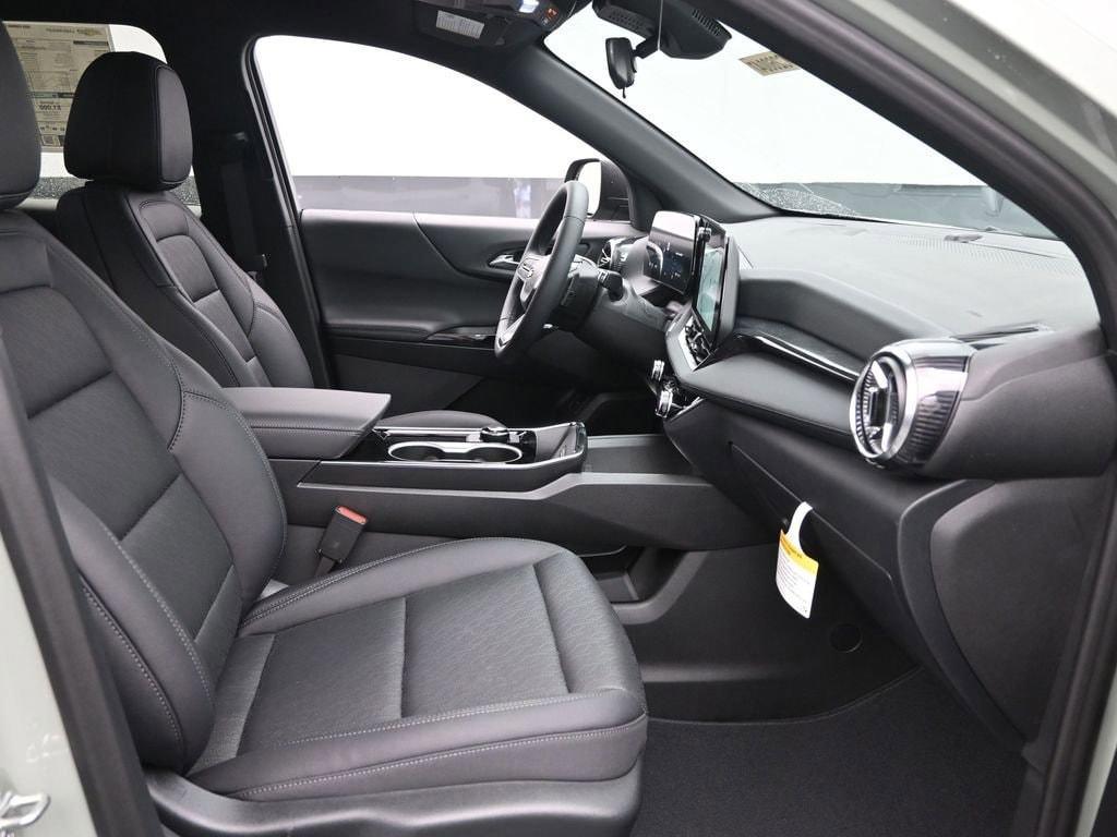 new 2026 Chevrolet Equinox car, priced at $31,045
