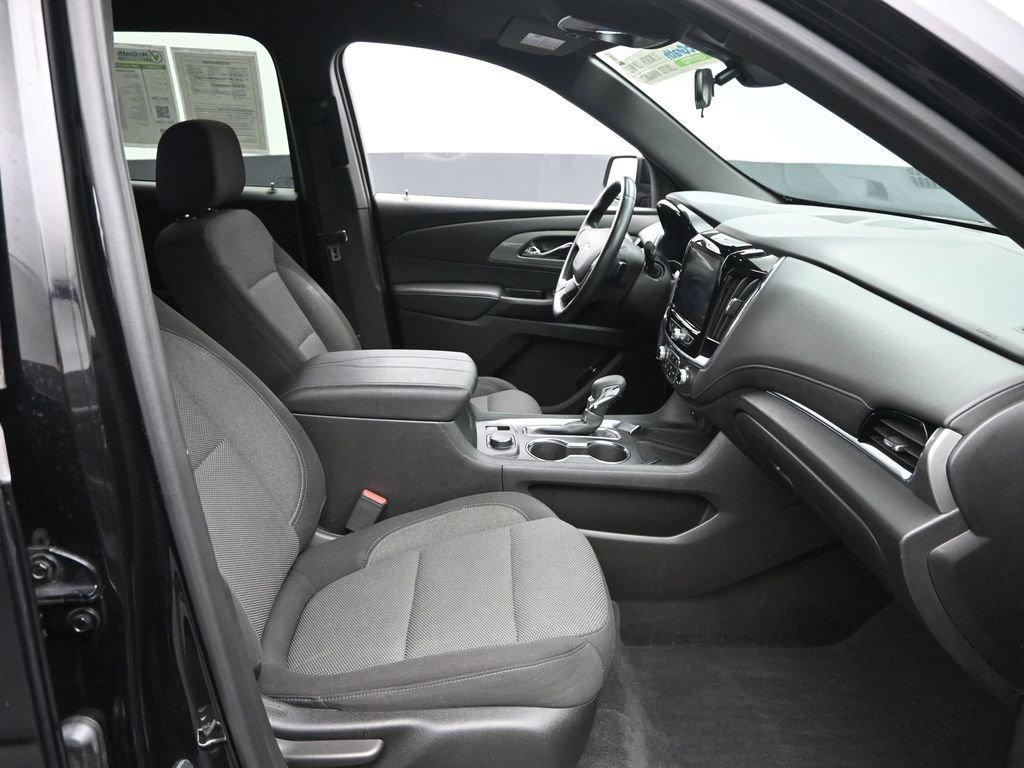 used 2023 Chevrolet Traverse car, priced at $27,398