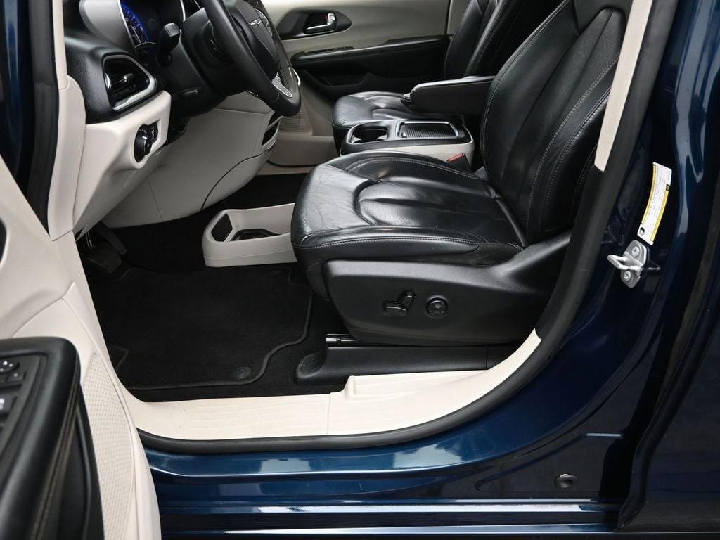 used 2022 Chrysler Pacifica car, priced at $21,900