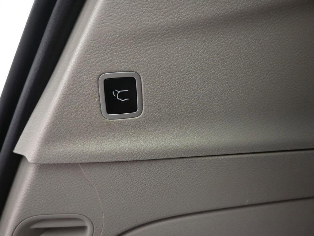 used 2022 Chrysler Pacifica car, priced at $21,900