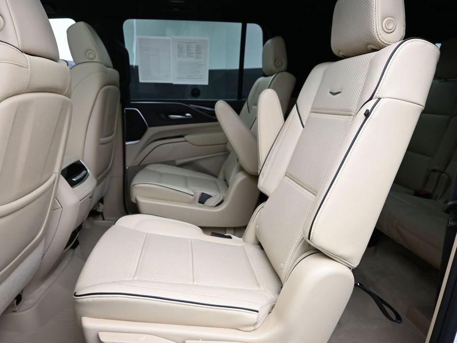 used 2023 Cadillac Escalade ESV car, priced at $77,998