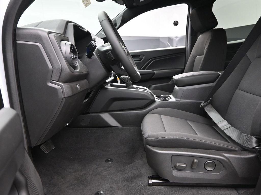 new 2025 Chevrolet Colorado car, priced at $33,140