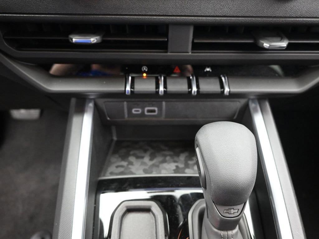 new 2025 Chevrolet Colorado car, priced at $33,140