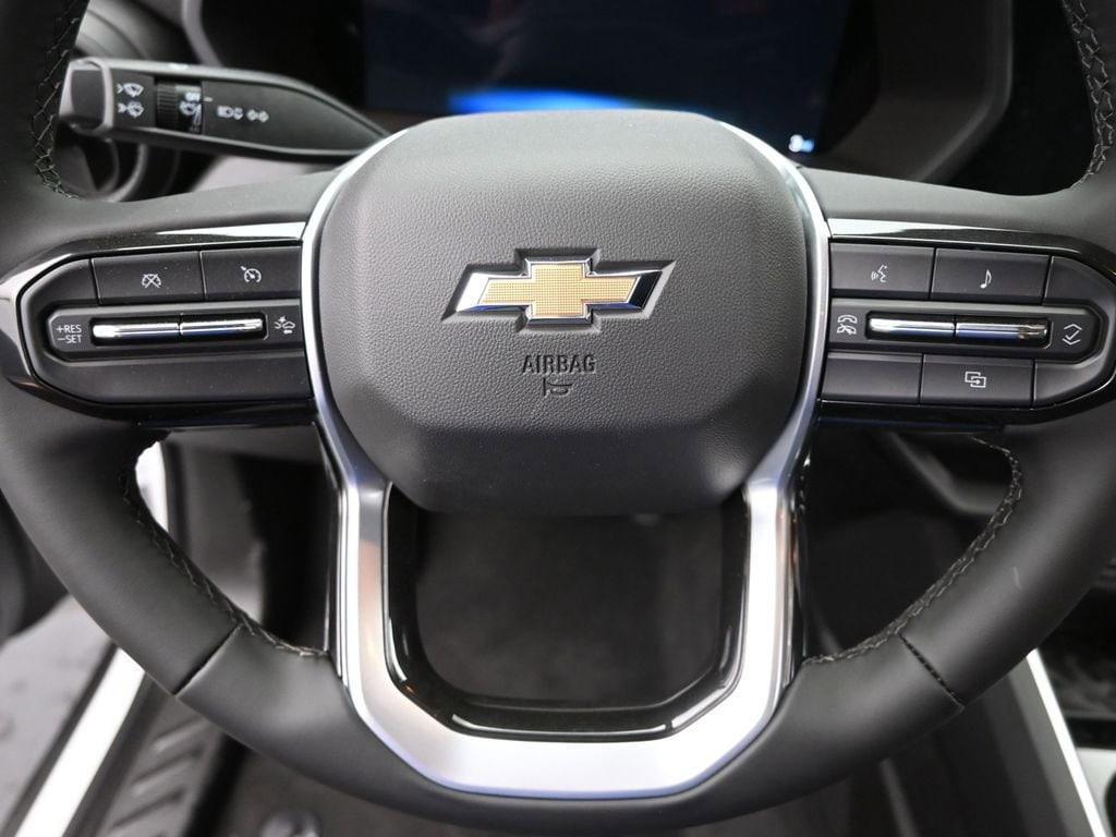 new 2025 Chevrolet Colorado car, priced at $33,140