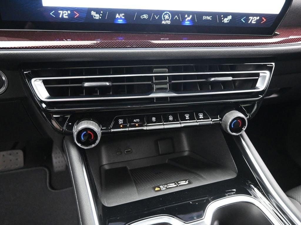 new 2026 Chevrolet Traverse car, priced at $53,520