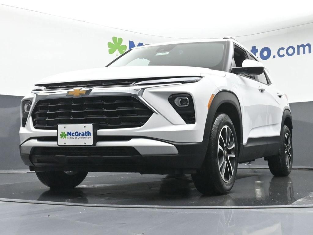 new 2025 Chevrolet TrailBlazer car, priced at $28,080