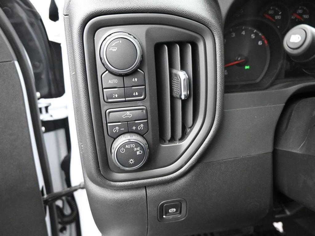 new 2025 Chevrolet Silverado 1500 car, priced at $53,930
