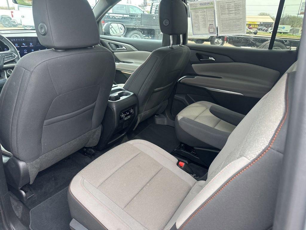 used 2024 Chevrolet Traverse car, priced at $38,990