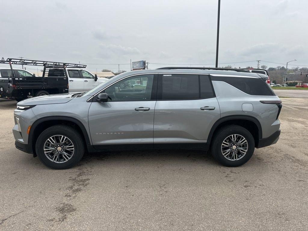 used 2024 Chevrolet Traverse car, priced at $38,990
