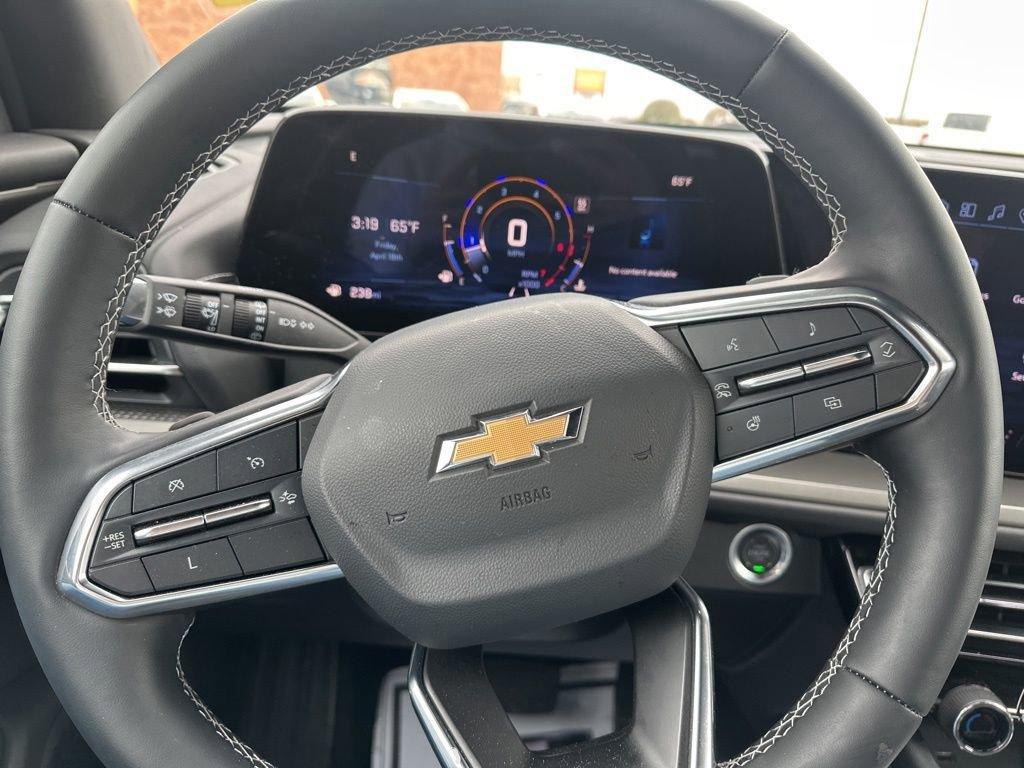 used 2024 Chevrolet Traverse car, priced at $38,990