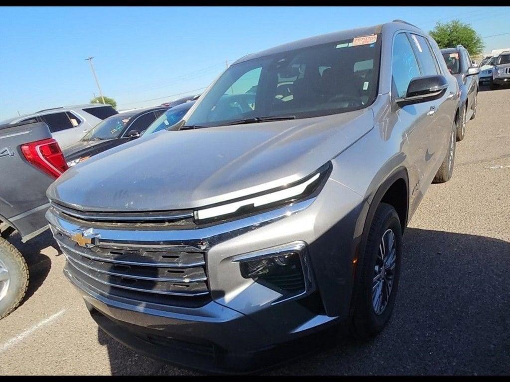 used 2025 Chevrolet Traverse car, priced at $40,683