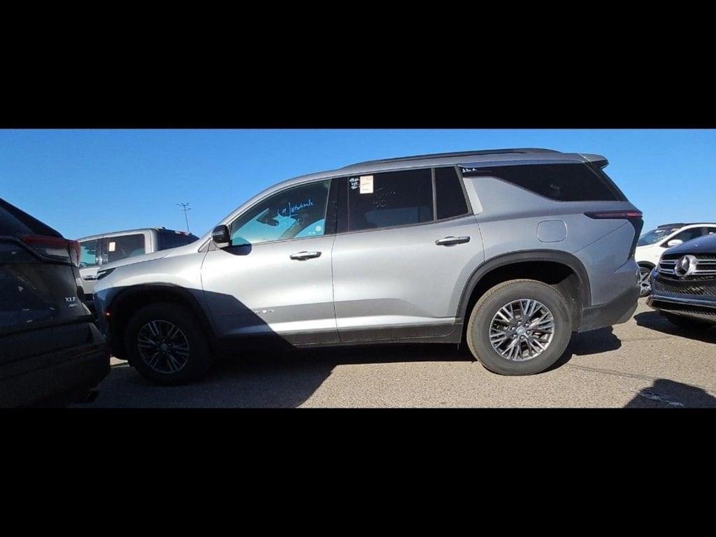 used 2025 Chevrolet Traverse car, priced at $40,683