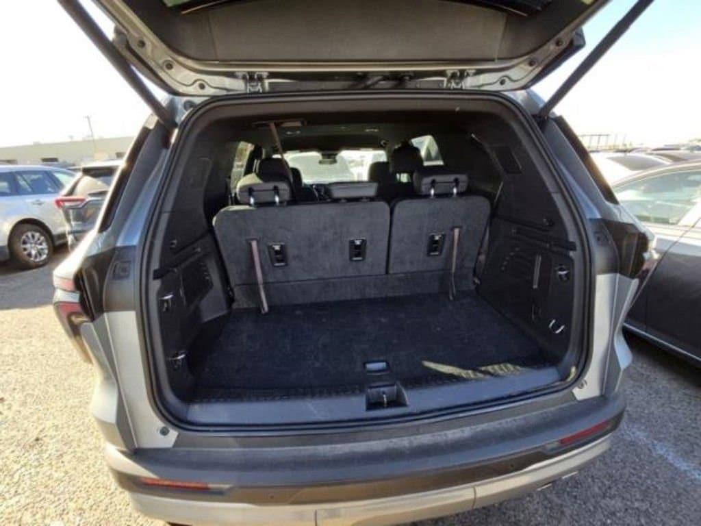 used 2025 Chevrolet Traverse car, priced at $40,683