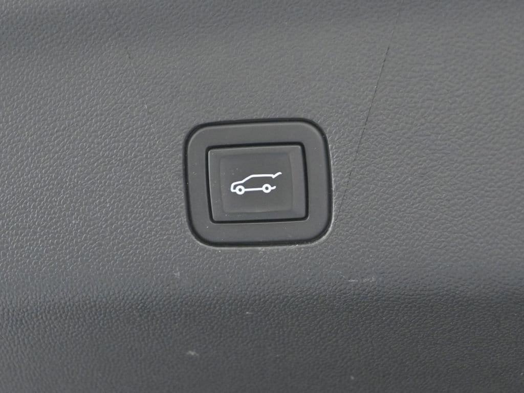 used 2023 GMC Yukon XL car, priced at $71,495