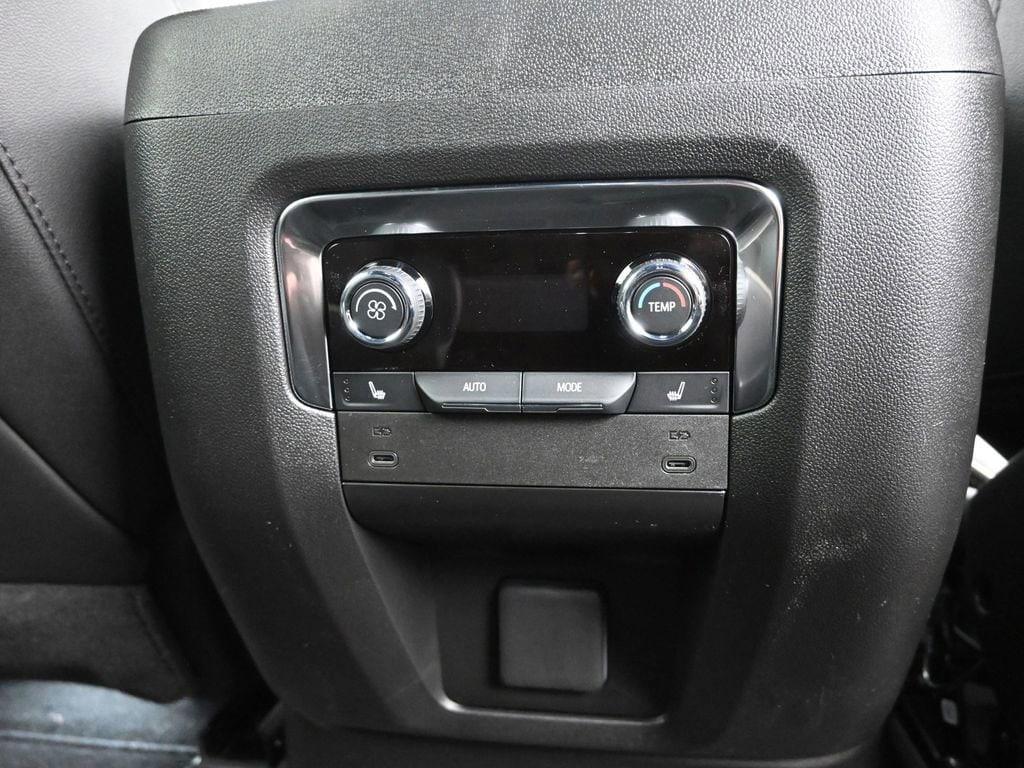 new 2025 Chevrolet Suburban car, priced at $75,695