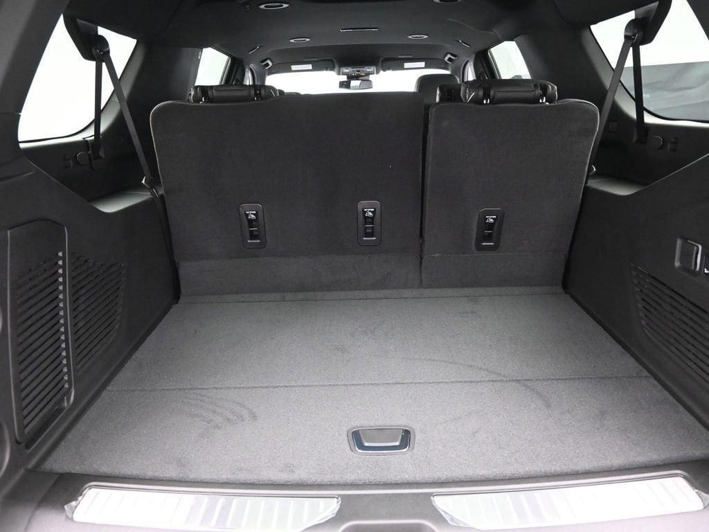 new 2025 Chevrolet Suburban car, priced at $75,695