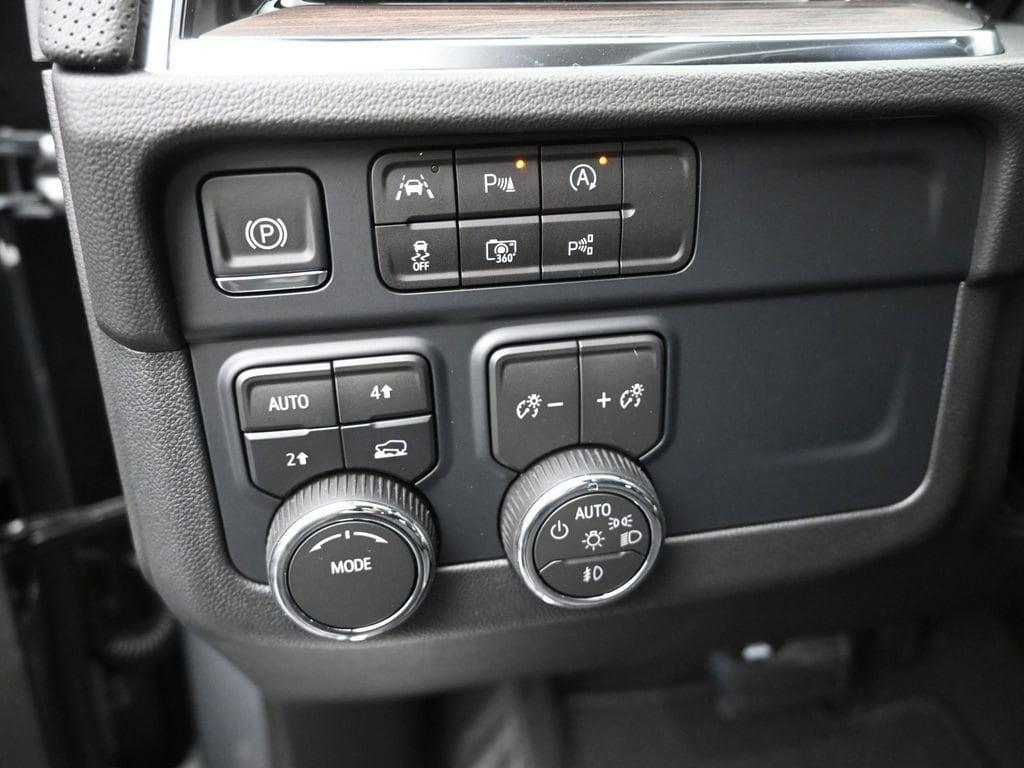 new 2025 Chevrolet Suburban car, priced at $75,695