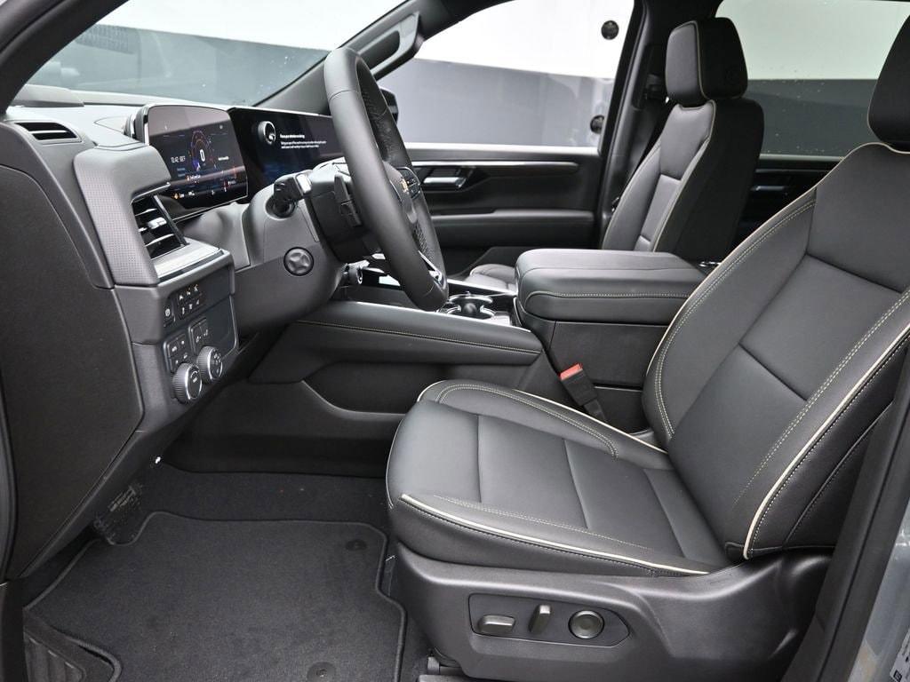 new 2025 Chevrolet Suburban car, priced at $75,695