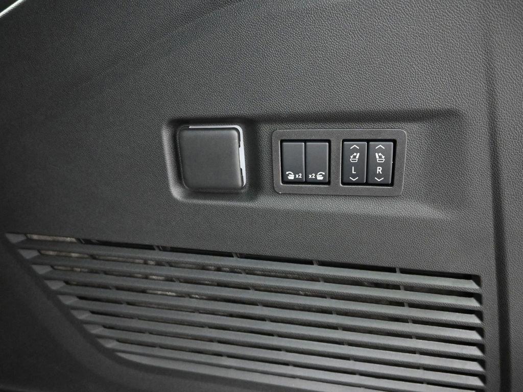 new 2025 Chevrolet Suburban car, priced at $75,695