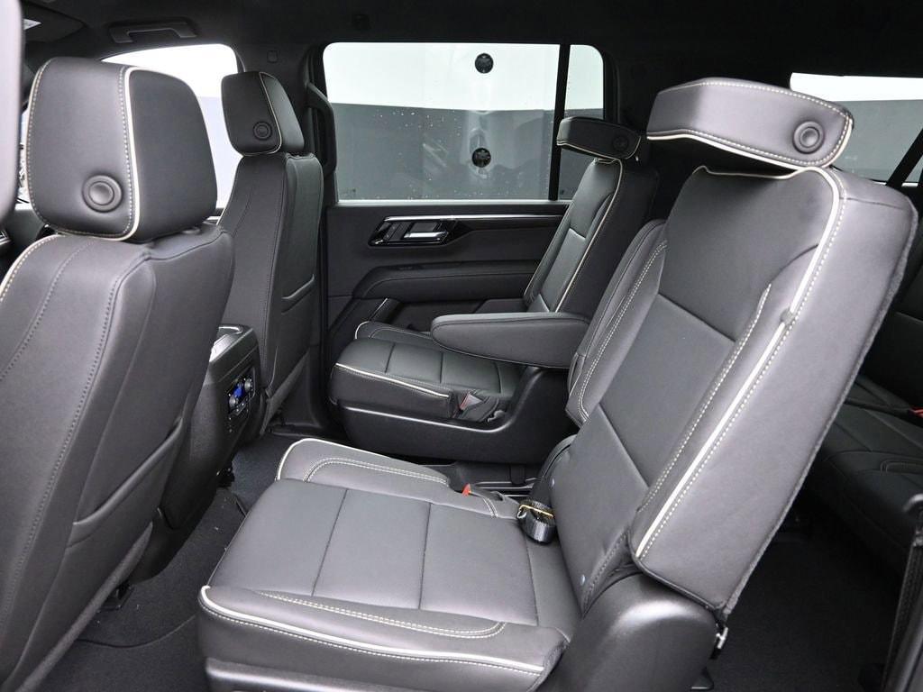 new 2025 Chevrolet Suburban car, priced at $75,695