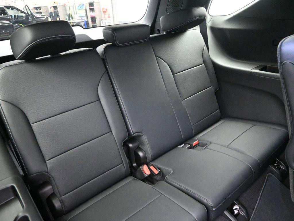 new 2026 Chevrolet Traverse car, priced at $46,157