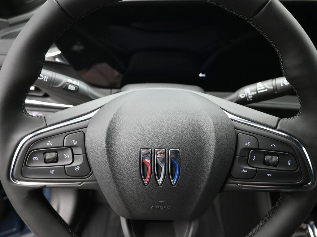 new 2025 Buick Envista car, priced at $28,025