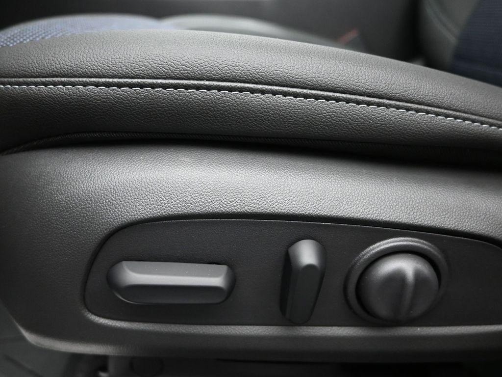 new 2025 Buick Envista car, priced at $28,025