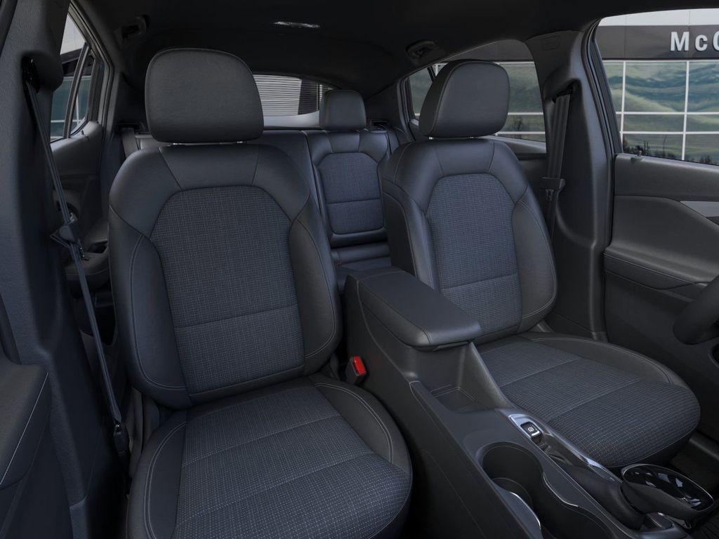 new 2025 Buick Envista car, priced at $28,025