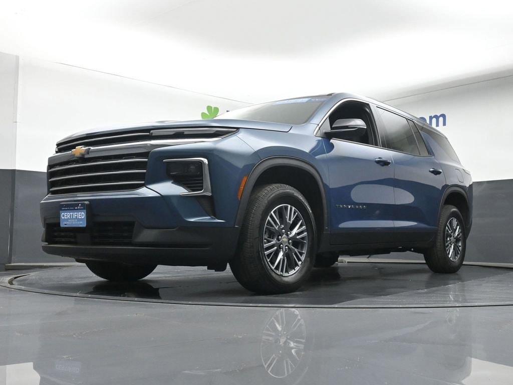 used 2025 Chevrolet Traverse car, priced at $37,998