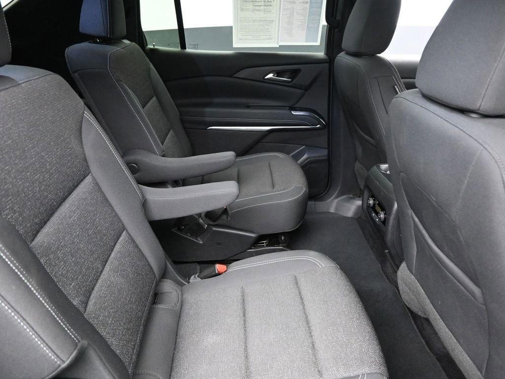 used 2025 Chevrolet Traverse car, priced at $37,998