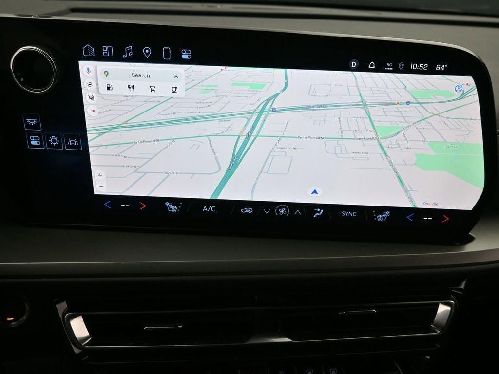 used 2025 Chevrolet Traverse car, priced at $37,998