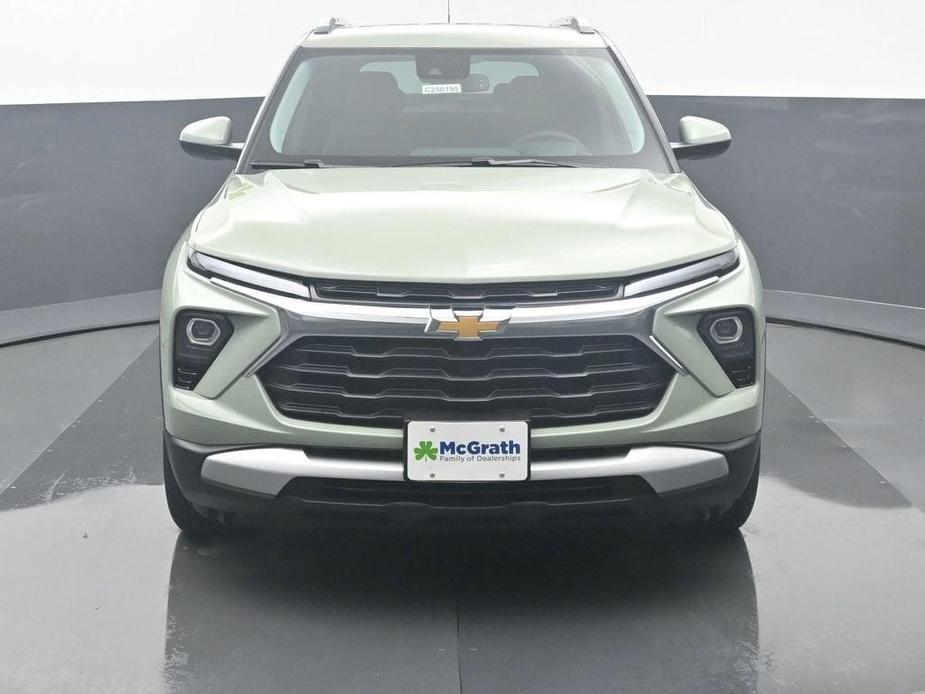 new 2025 Chevrolet TrailBlazer car, priced at $27,383