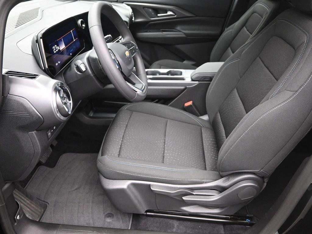 new 2025 Chevrolet Equinox EV car, priced at $35,290