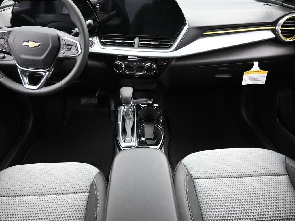 new 2025 Chevrolet Trax car, priced at $25,485
