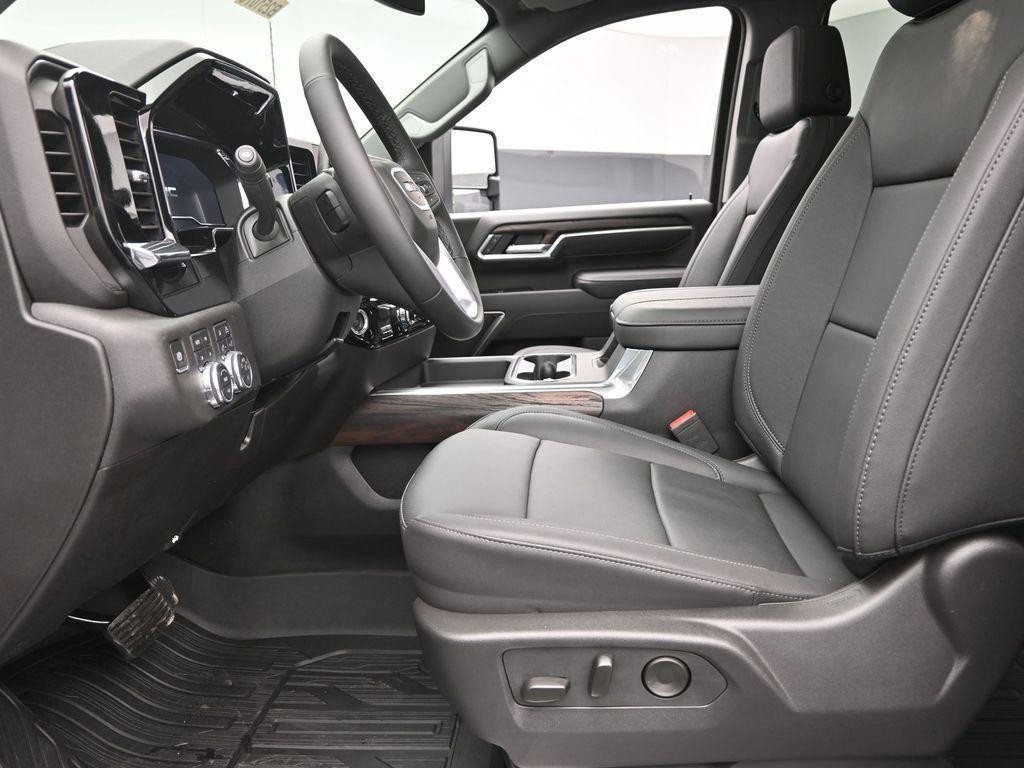 new 2025 GMC Sierra 2500 car, priced at $78,662